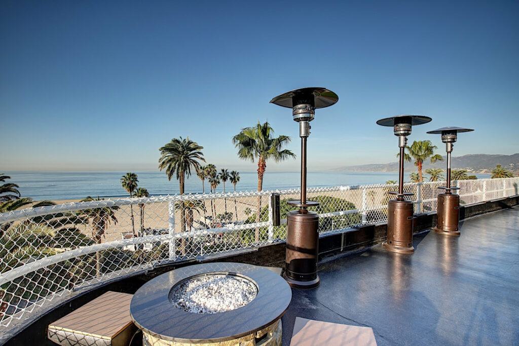 View from the Onyx Rooftop Bar in L.A. overlooking the ocean