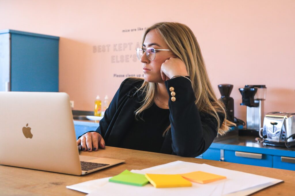 woman on computer 