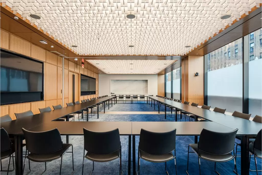 Worklife Meetings by Industrious New York large meeting space and conference room