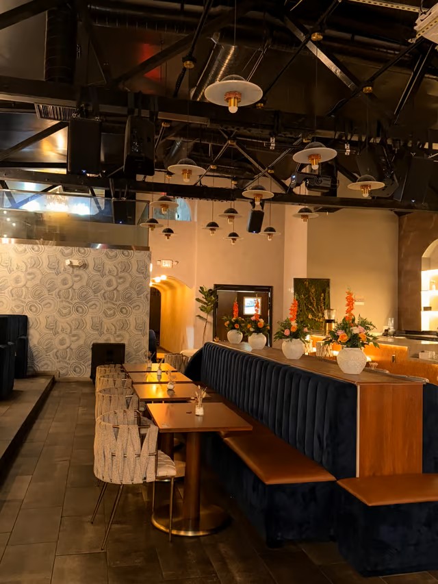 Status restaurant & lounge5